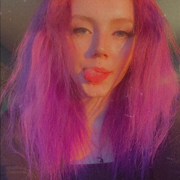 Meet your Posher, Emily - Picture 3 of 5